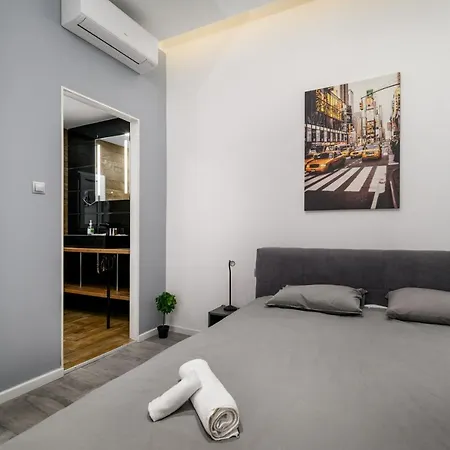 Lion 3bedroom In Hear Of *