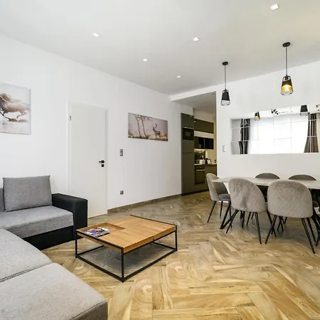 Apartment Lion 3bedroom In Hear Of Budapest